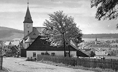 Blick auf Böhmisch Einsliedl (Mnisek) und Deutsch-Einsiedel