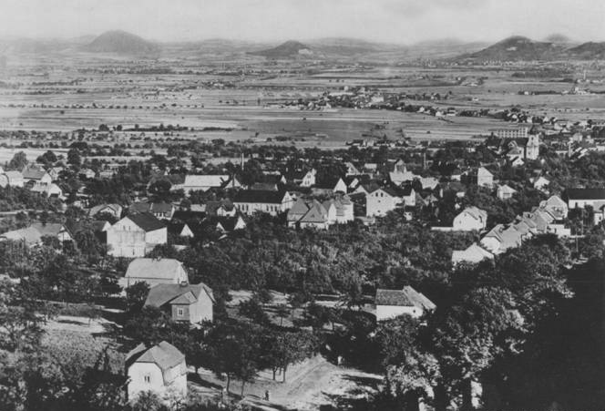 Blick auf Obergeorgenthalk und das böhmische Mittelgebierge